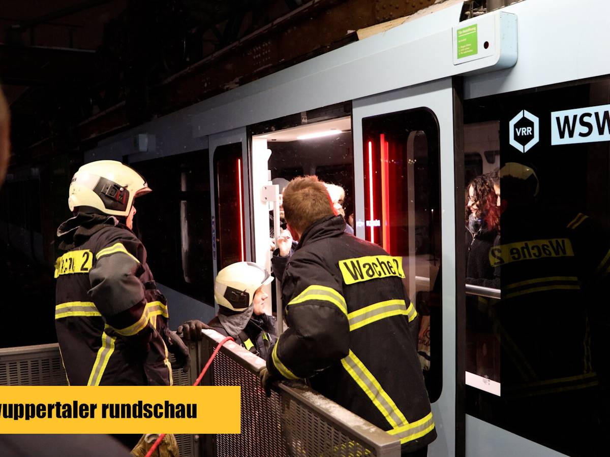 Schwebebahn wegen Stromausfall evakuiert
