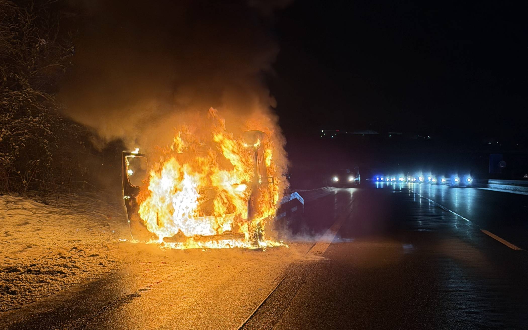 Die Feuerwehr löschte mit einem C-Rohr.