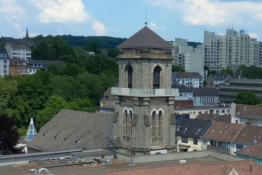  Der Turm der Gemarker Kirche. 