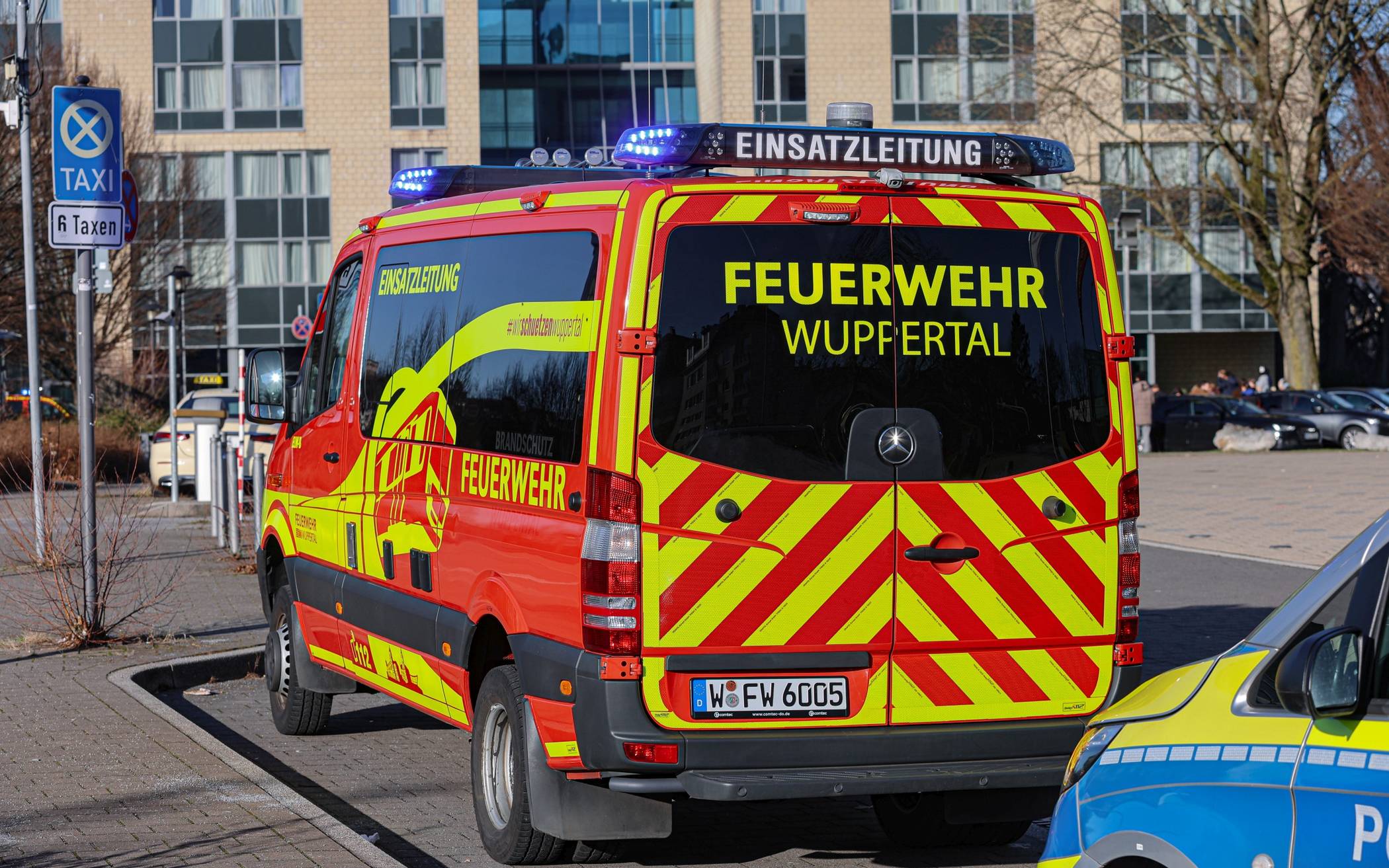 Bilder: Brand in Hotel-Untergeschoss in Wuppertal