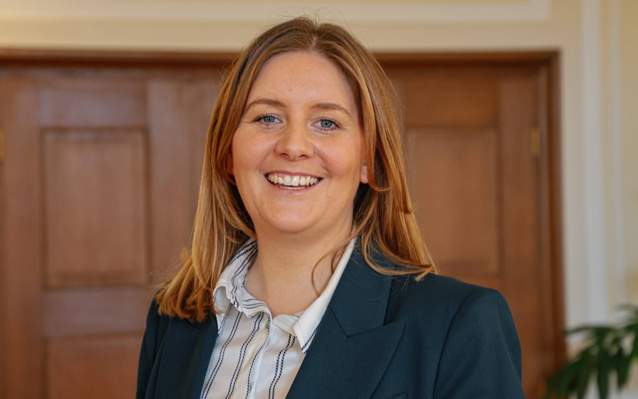 Oberbürgermeisterin Miriam Scherff empfängt die Schülerinnen