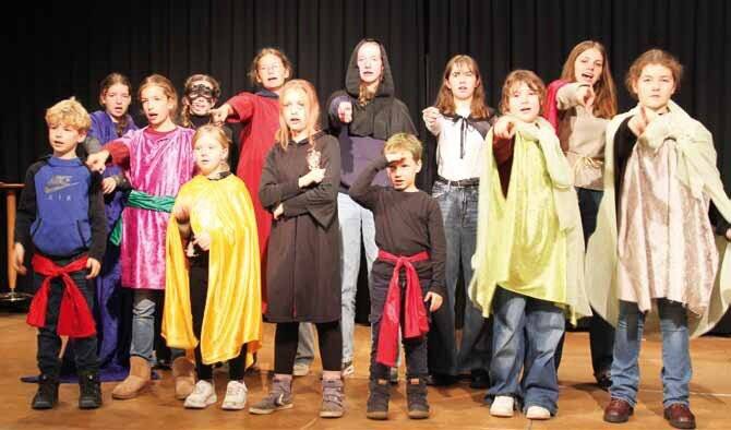  Sie freuen sich nun auf die Premiere. 