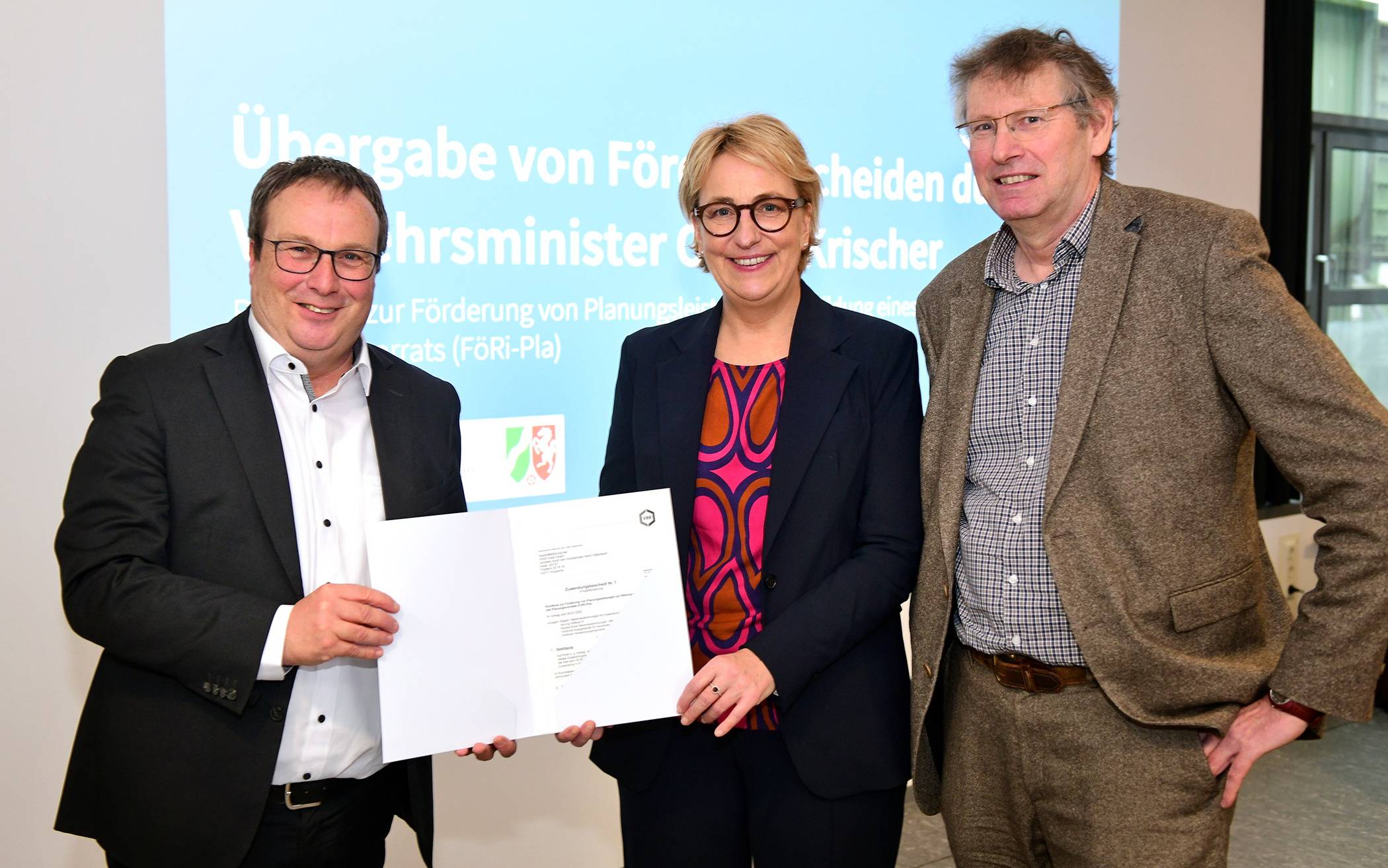 Von li.: Oliver Krischer (Minister für