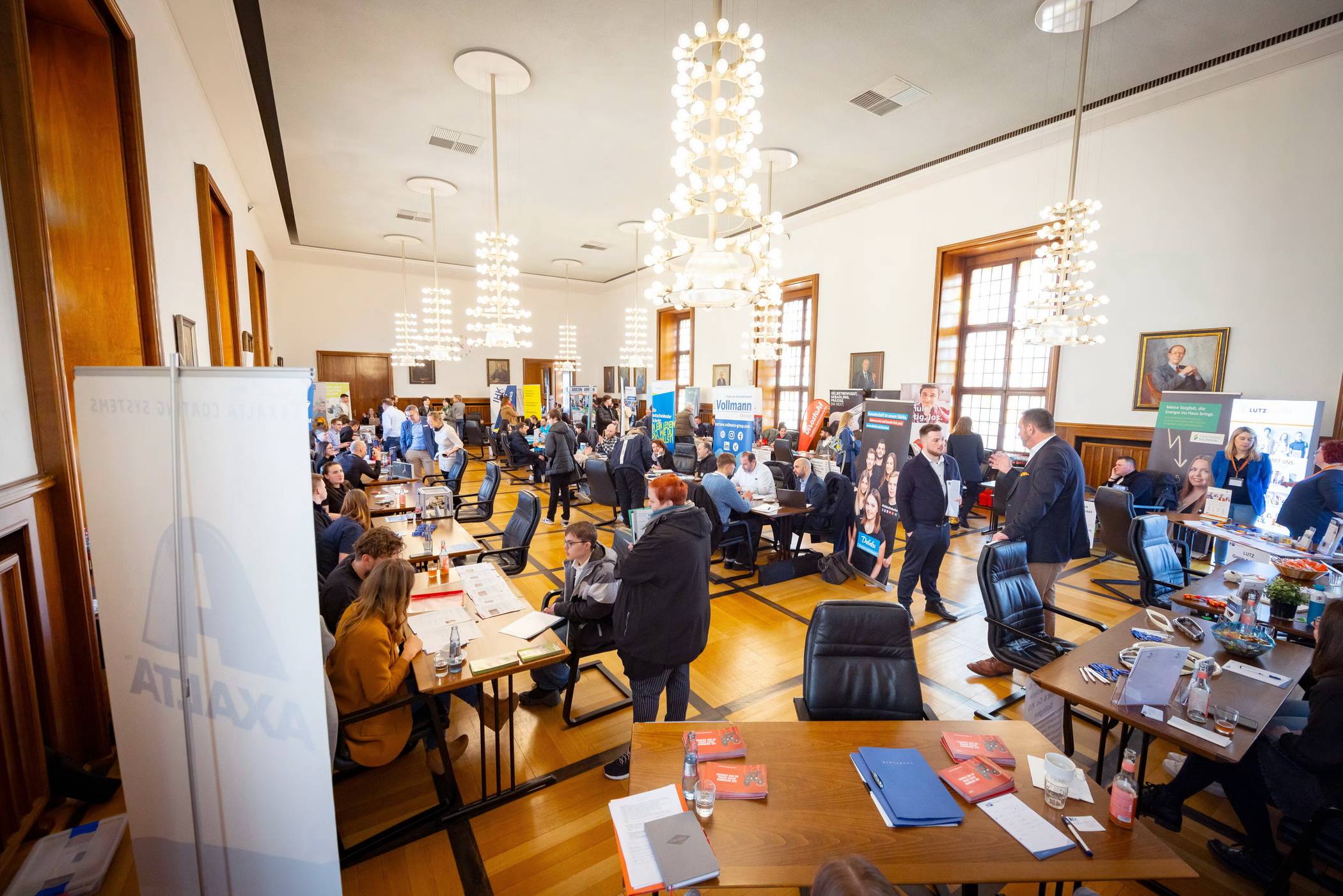 Die IHK richtet regelmäßig Bewerberdatings aus.