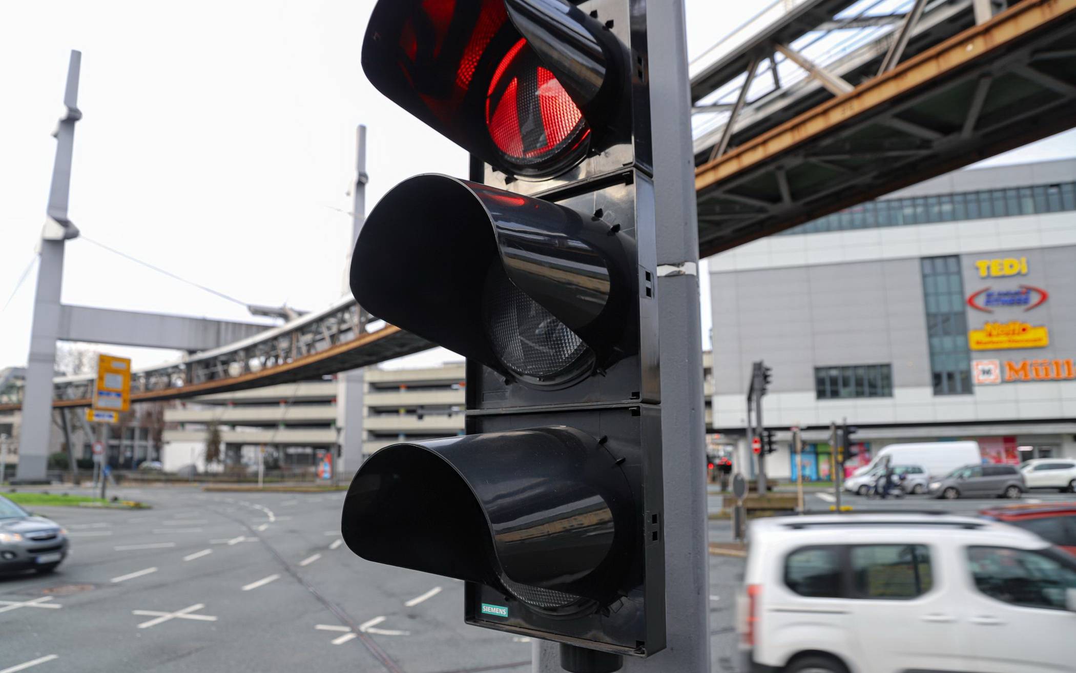 Ampel an der Hauptverkehrskreuzung Alter Markt.