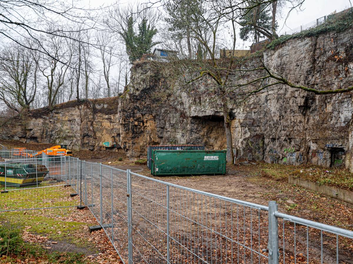 Felswände an B7 nicht standfest
