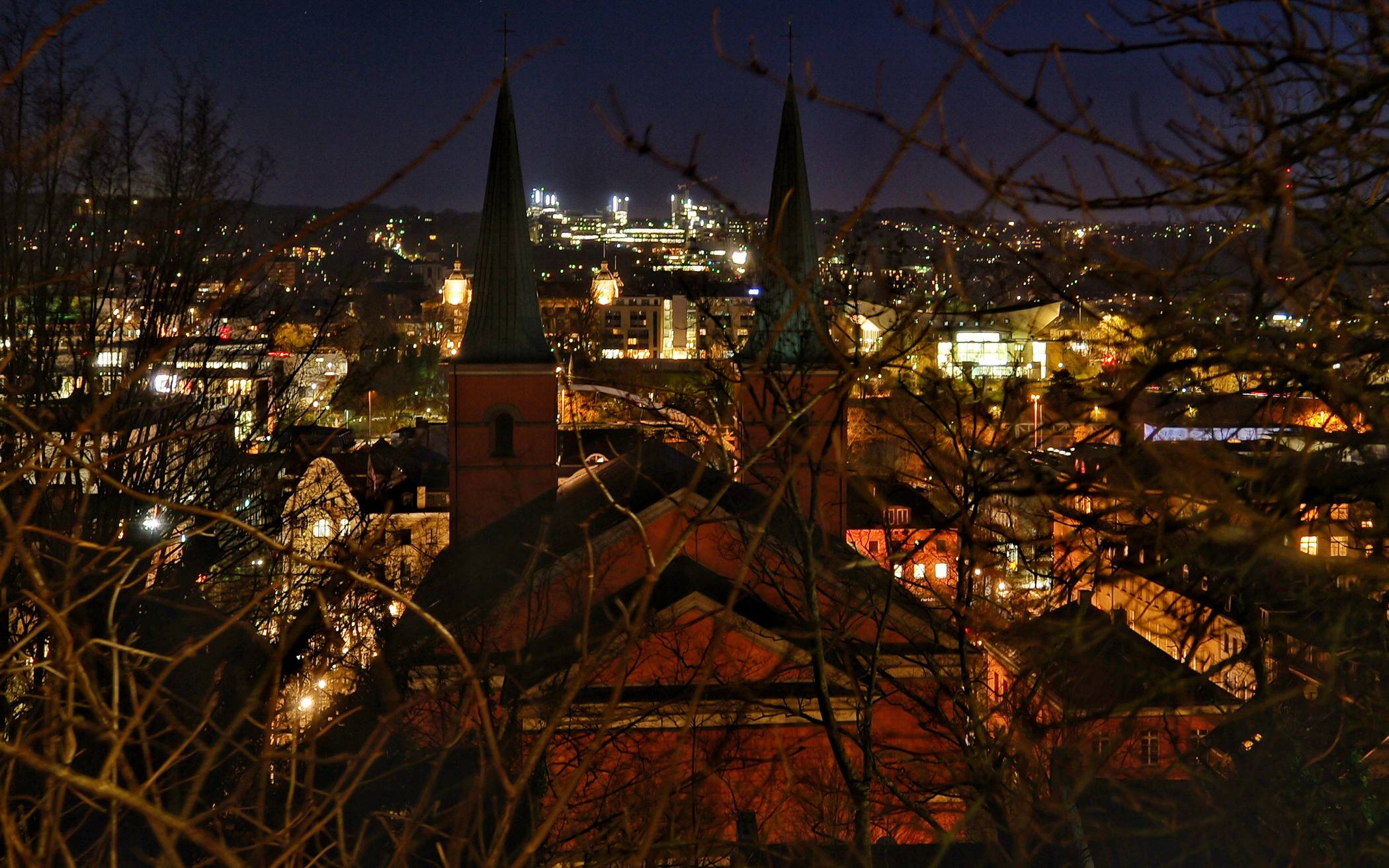 Die Elberfelder City am Abend
