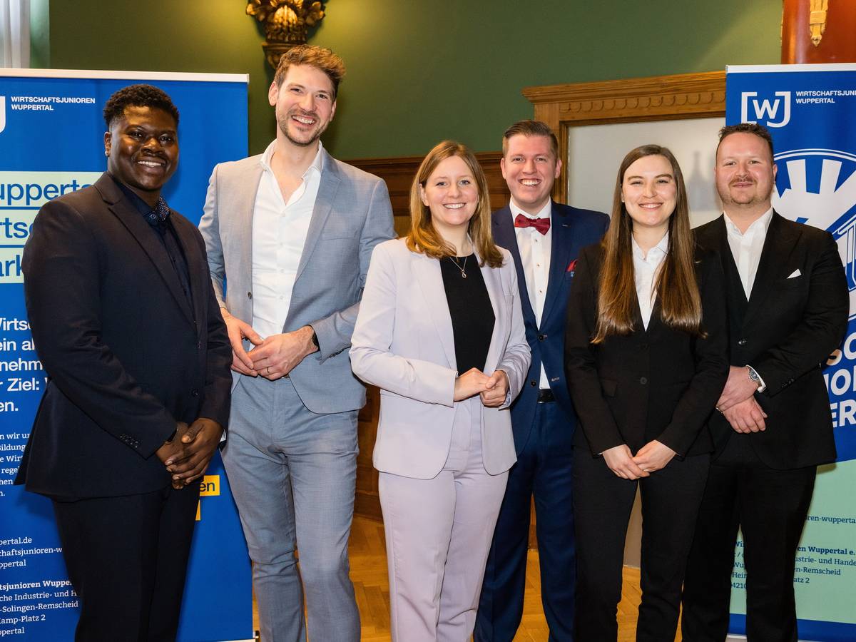 100 Gäste aus Wirtschaft, Politik und Gesellschaft