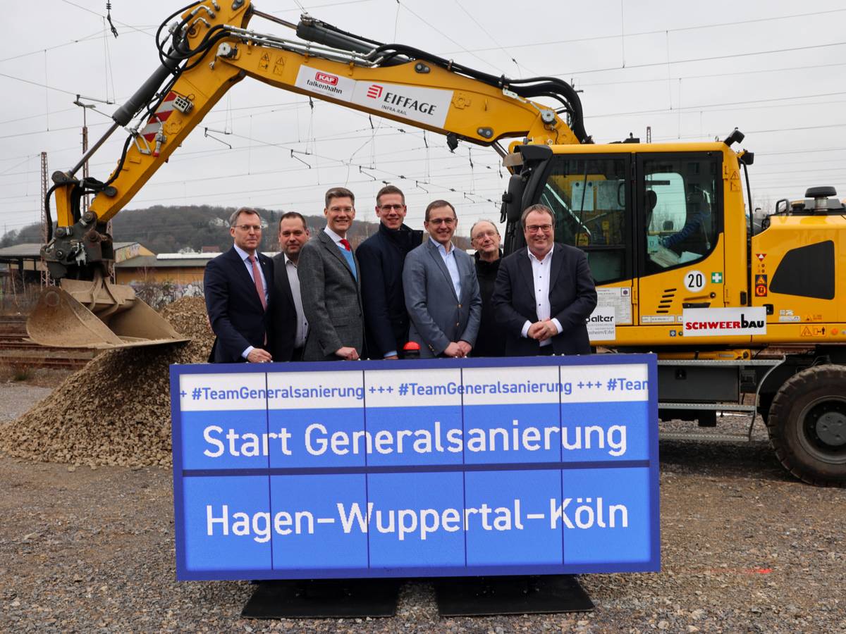 Symbolisches Startsignal für die Bahnstreckensanierung