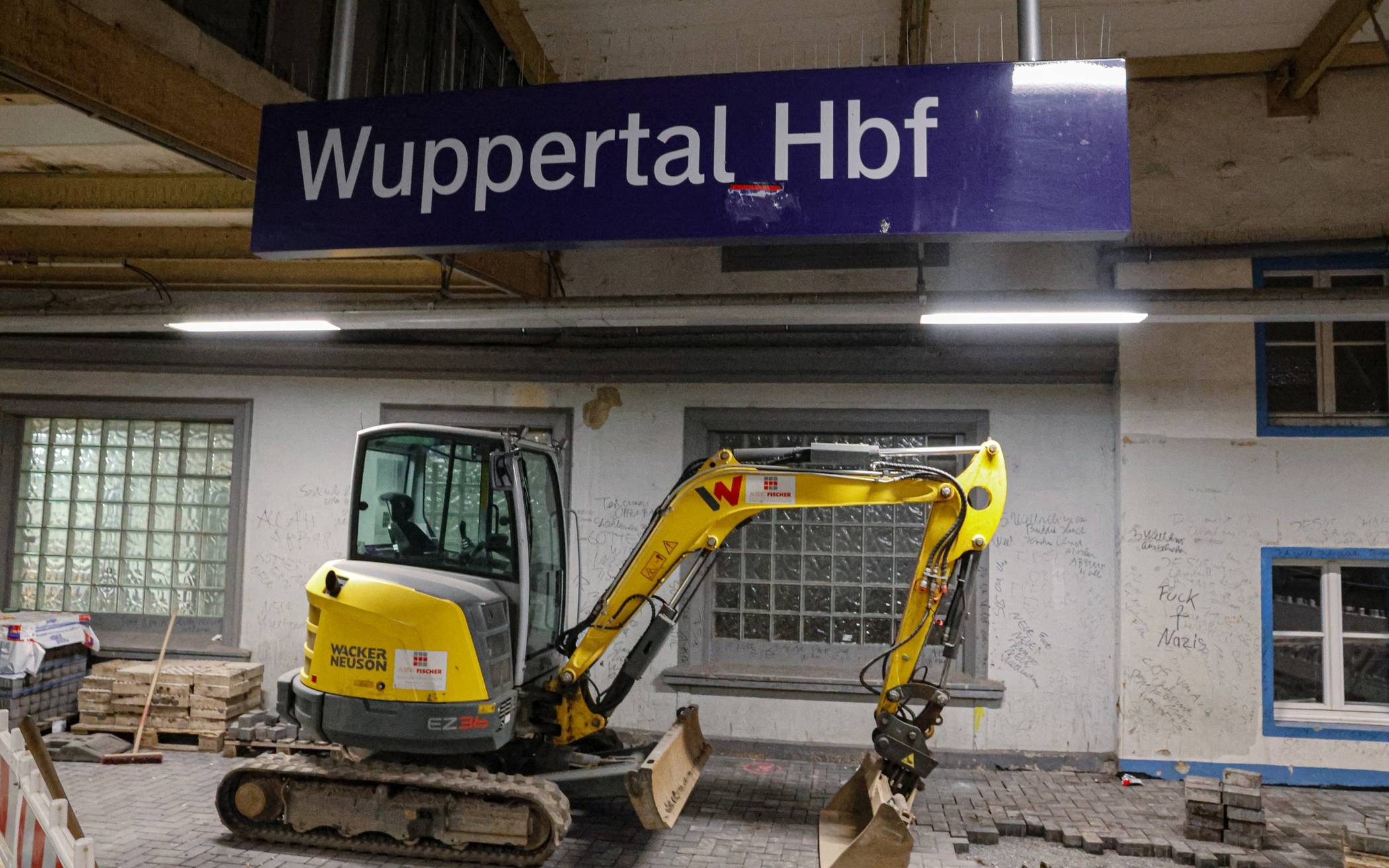 Bilder: Erste Nacht der Gleissperrung in Wuppertal