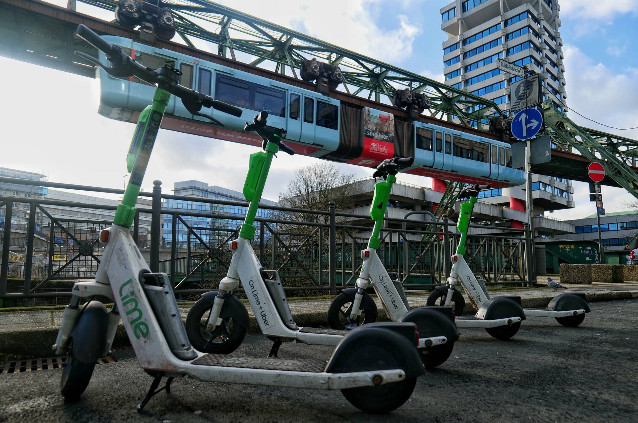  E-Scooter am Islandufer. 