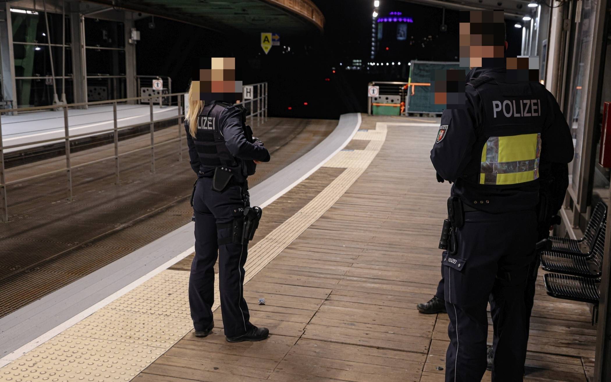 Bilder: Größerer Polizei-Einsatz am Wupperfeld