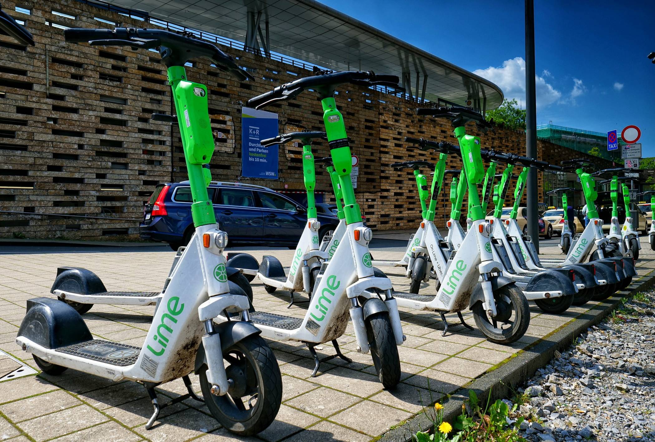 E-Scooter am Hauptbahnhof.