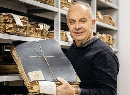 Der Herr der ehemaligen Wuppertaler Fuhlrott-Sammlung