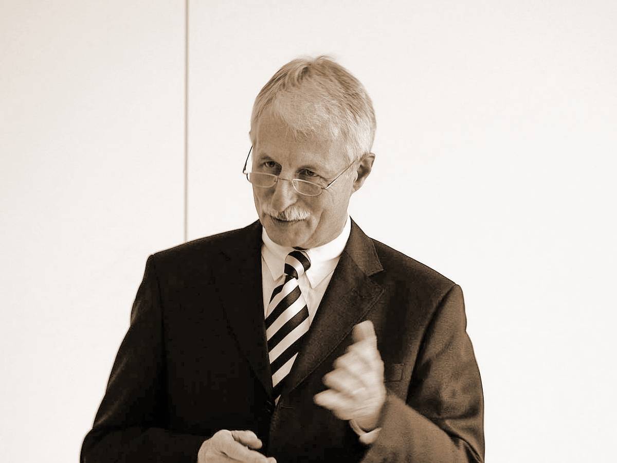 Alt-Rektor Prof. Volker Ronge lebt nicht mehr