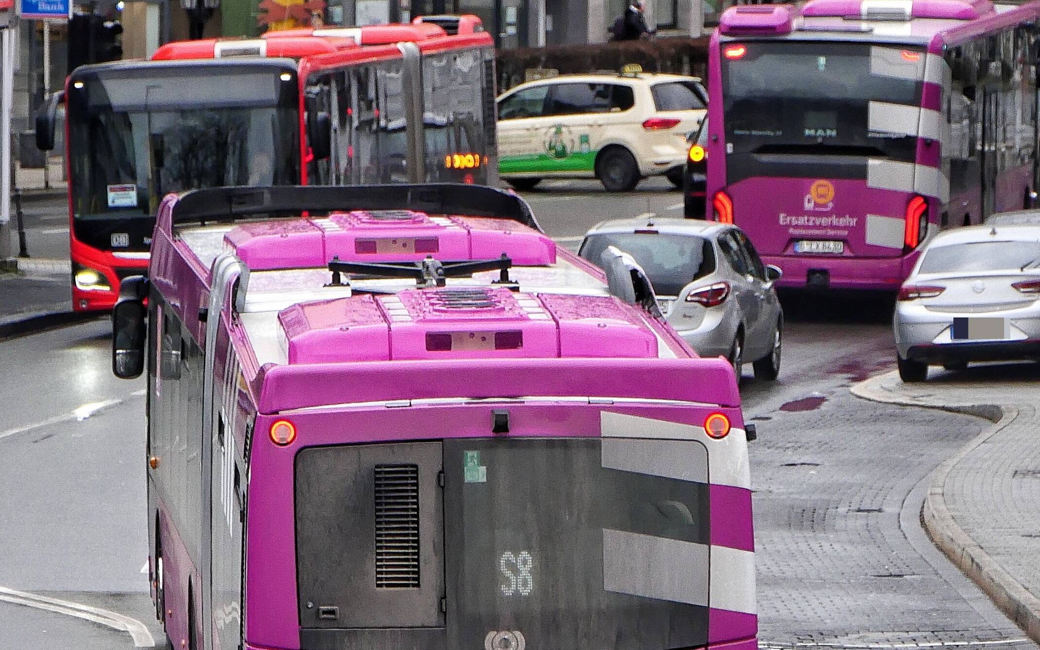 Der SEV unterwegs in Vohwinkel.
