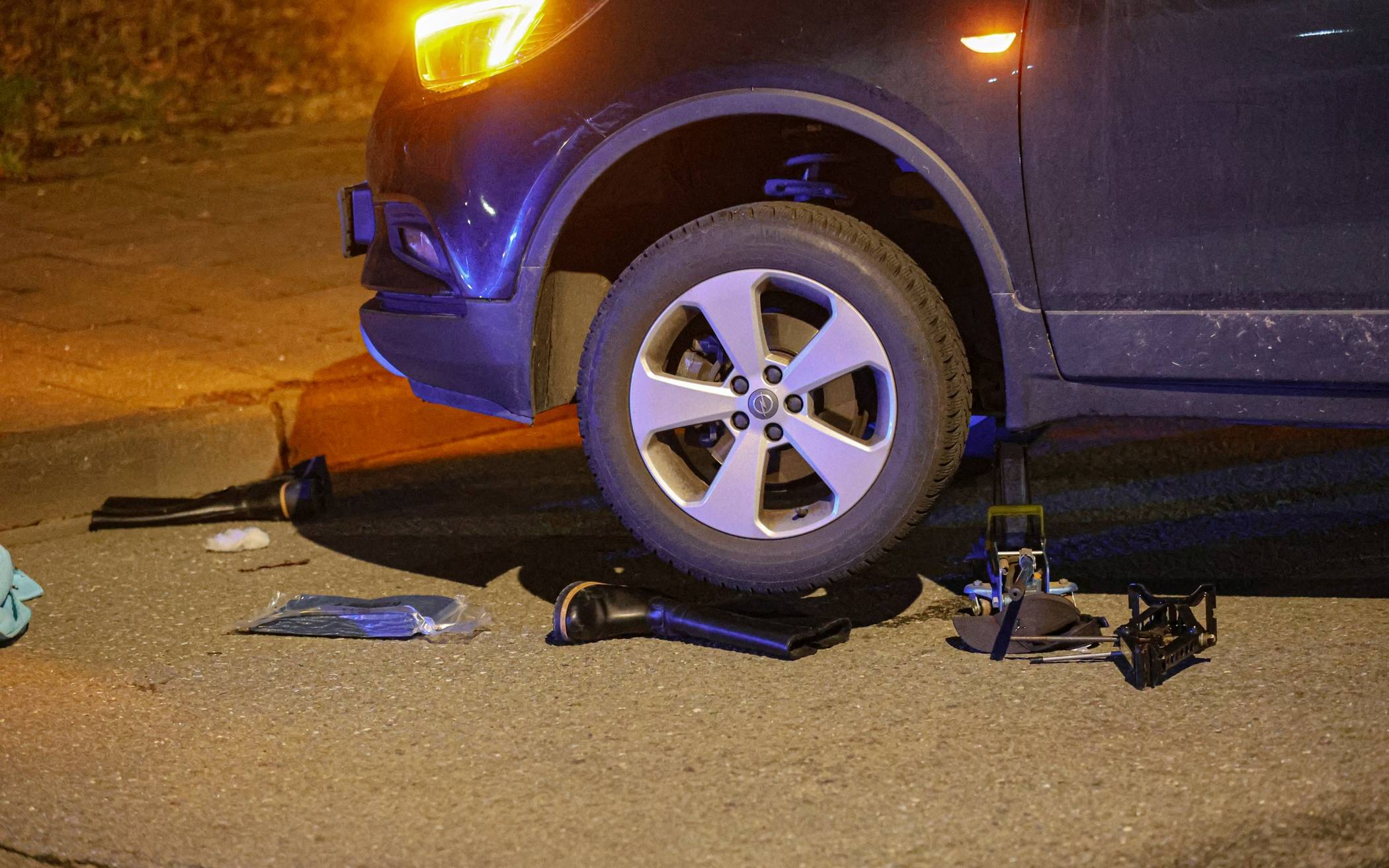 Bilder: Fußgängerin in Wuppertal von Pkw überrollt