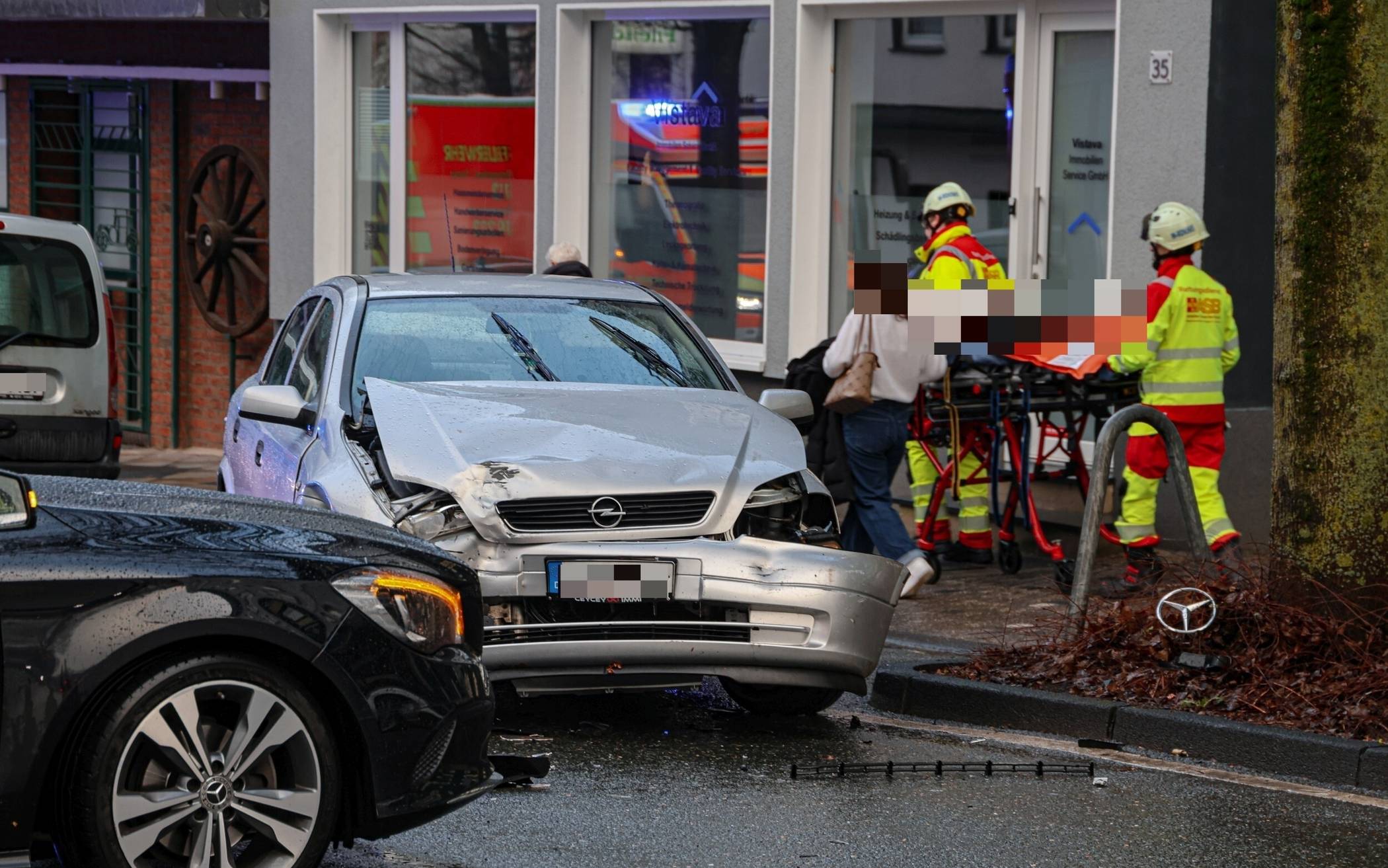Bilder: Unfall auf der Wittener Straße in Wuppertal