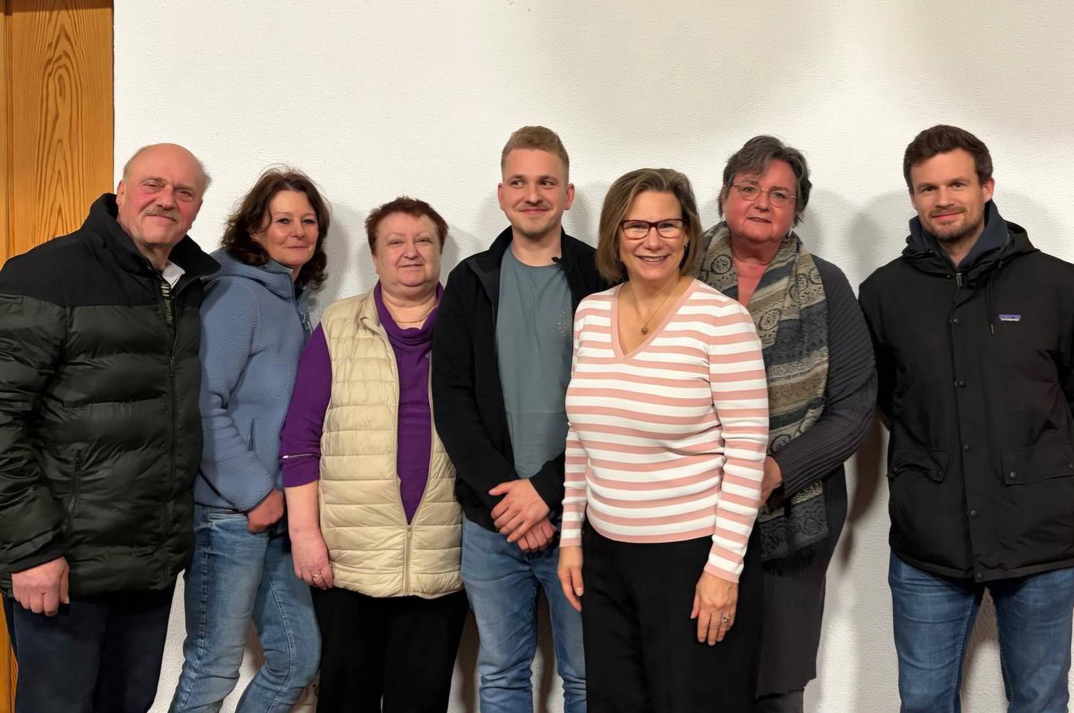  Von li.: Thomas Rümmler, Gabriele Heintzsch-Rümmler, Cornelia Ankenbrand (Geschäftsführerin), Robert Münster (Finanzvorstand), Dr. Kathleen Hooper (Vorsitzende), Lore Wolf und David Lukas. Nicht im Bild, aber gewählt: Mike Dähn. 