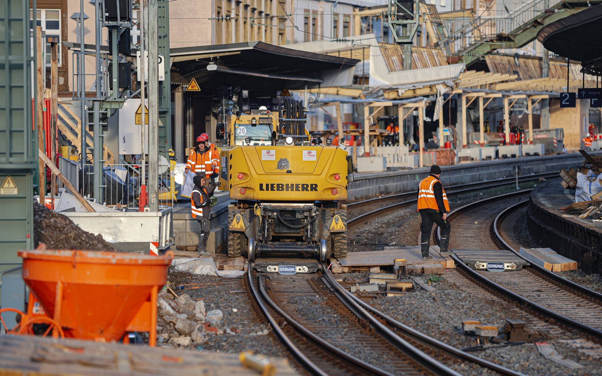 Am Wuppertaler Hauptbahnhof laufen die Arbeiten