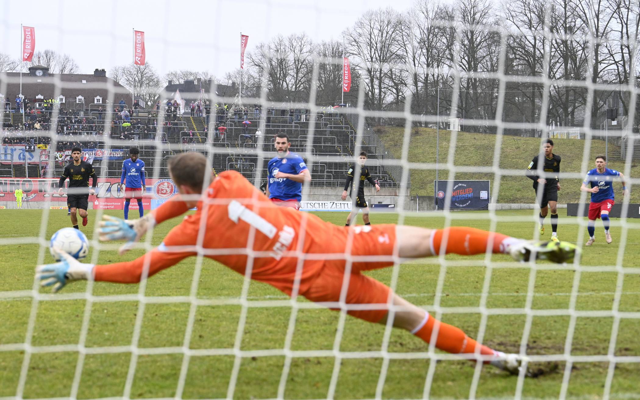 WSV liefert einen Mega-Kampf und siegt in Unterzahl