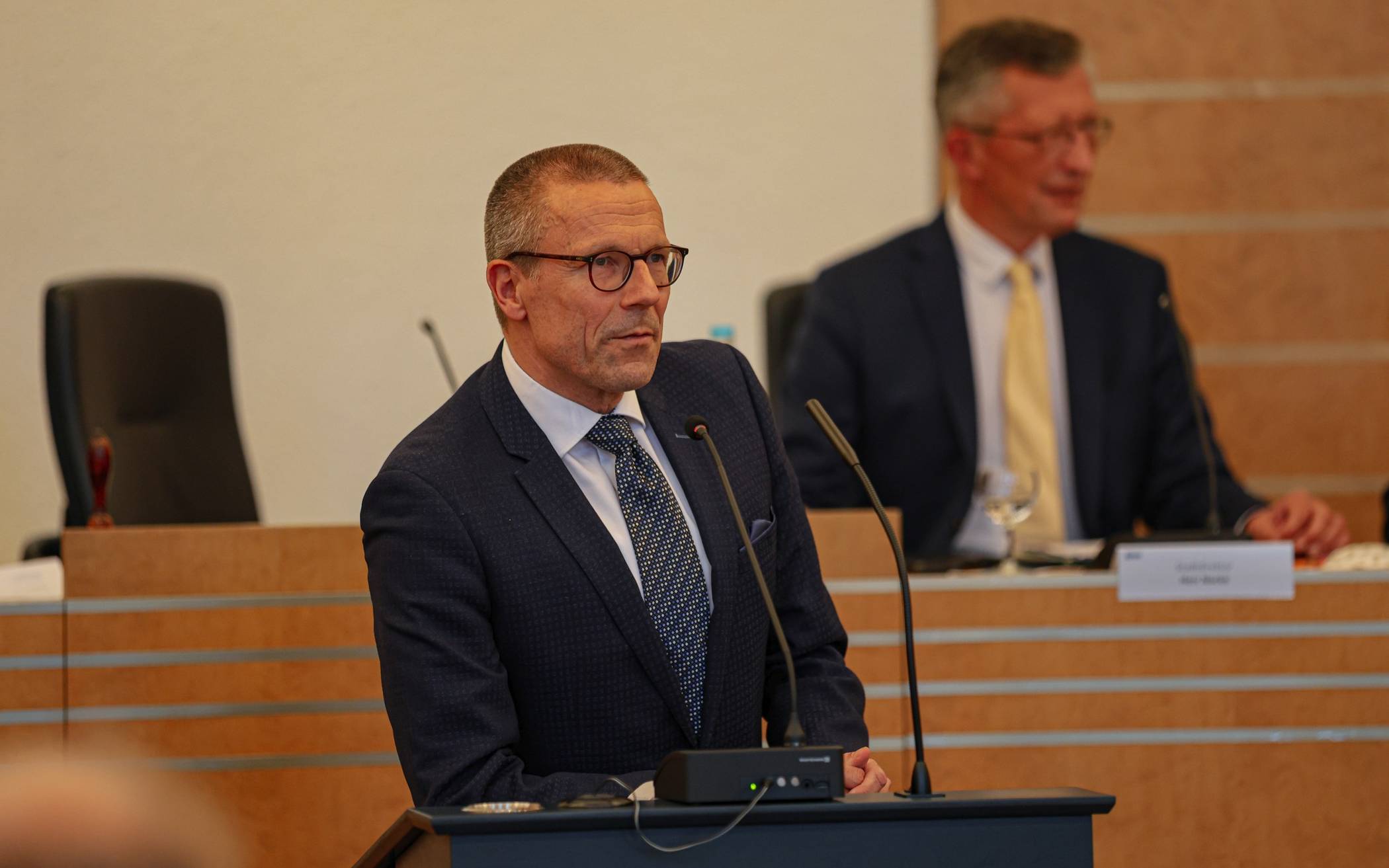 Schneidewind-Buch: Rückblick mit Sprengstoff