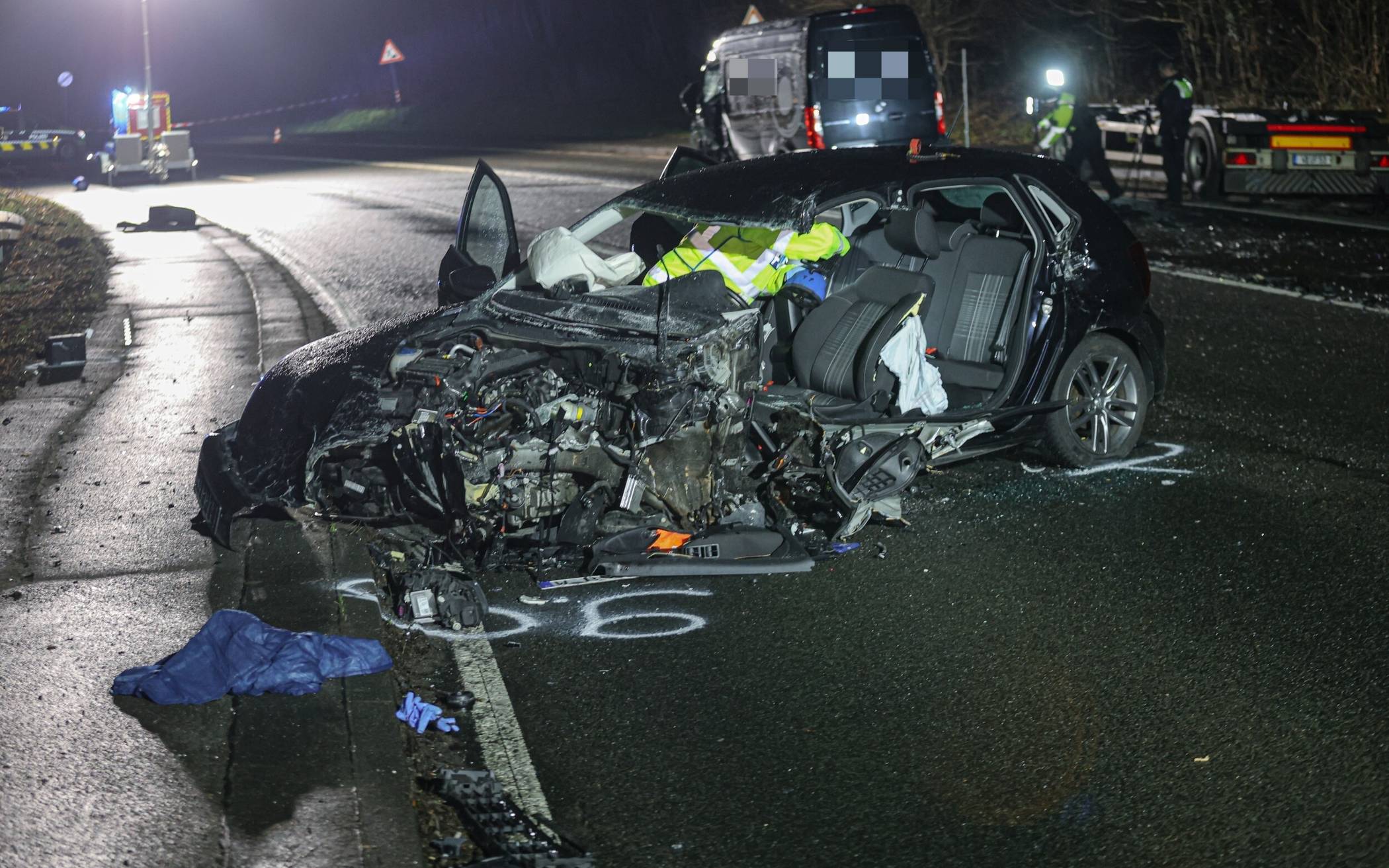 Zwei Schwerverletzte nach Unfall am Abend