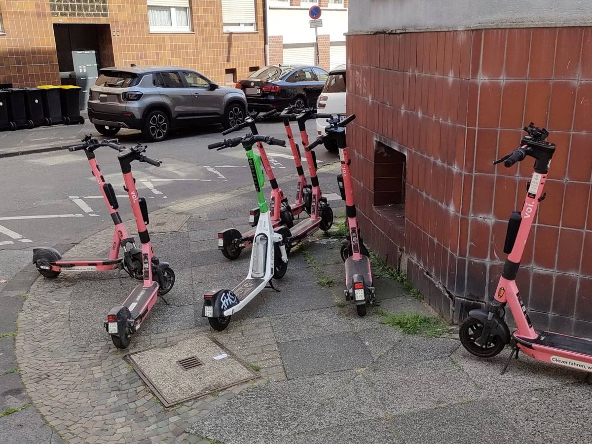 Rat beschließt klarere Regeln für E-Scooter in Wuppertal