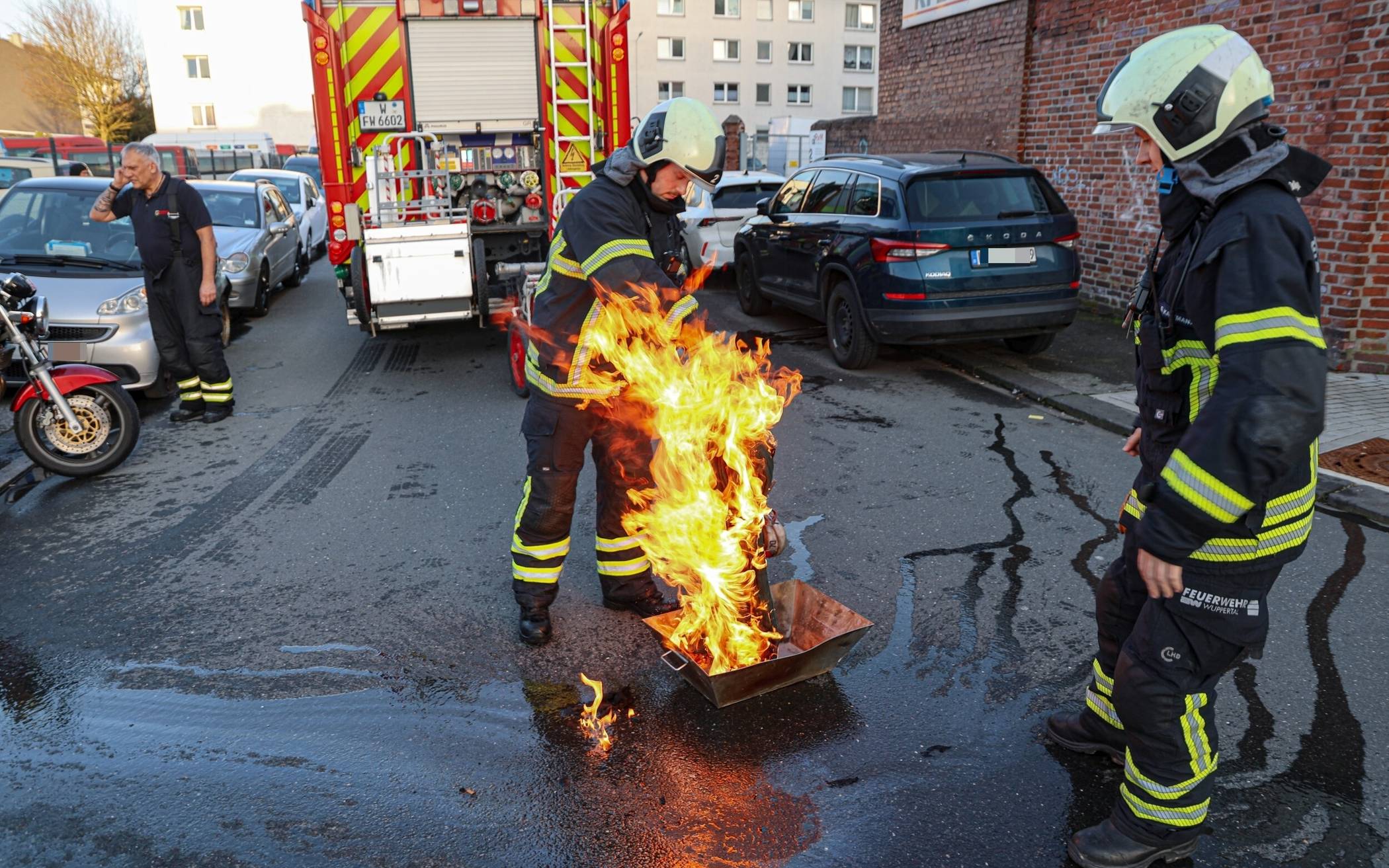 Löschaktion nach Motorrad-Brand