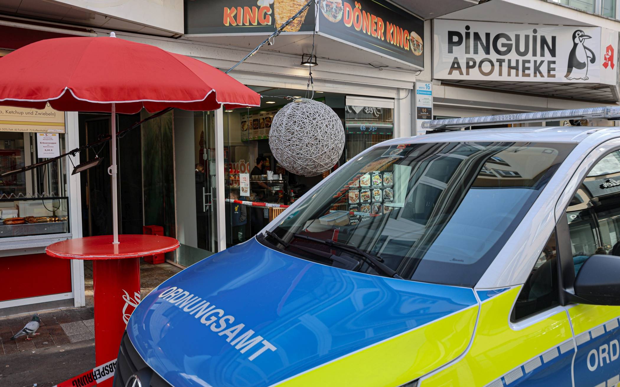 Bilder: Lichterkette fällt in Barmer Fußgängerzone