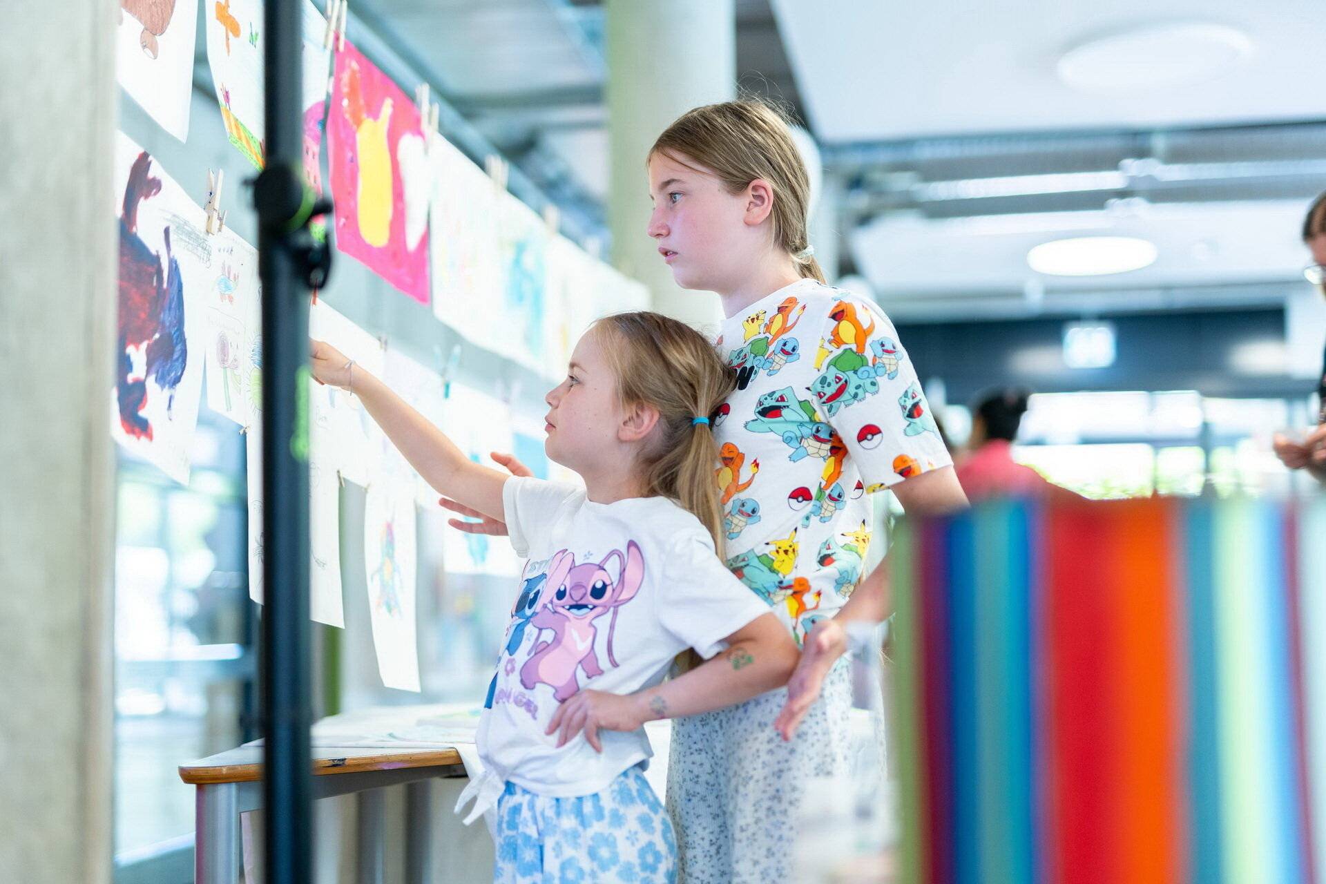  Bei der dritten Vernissage in der Junior Uni gibt es viel zu entdecken. 