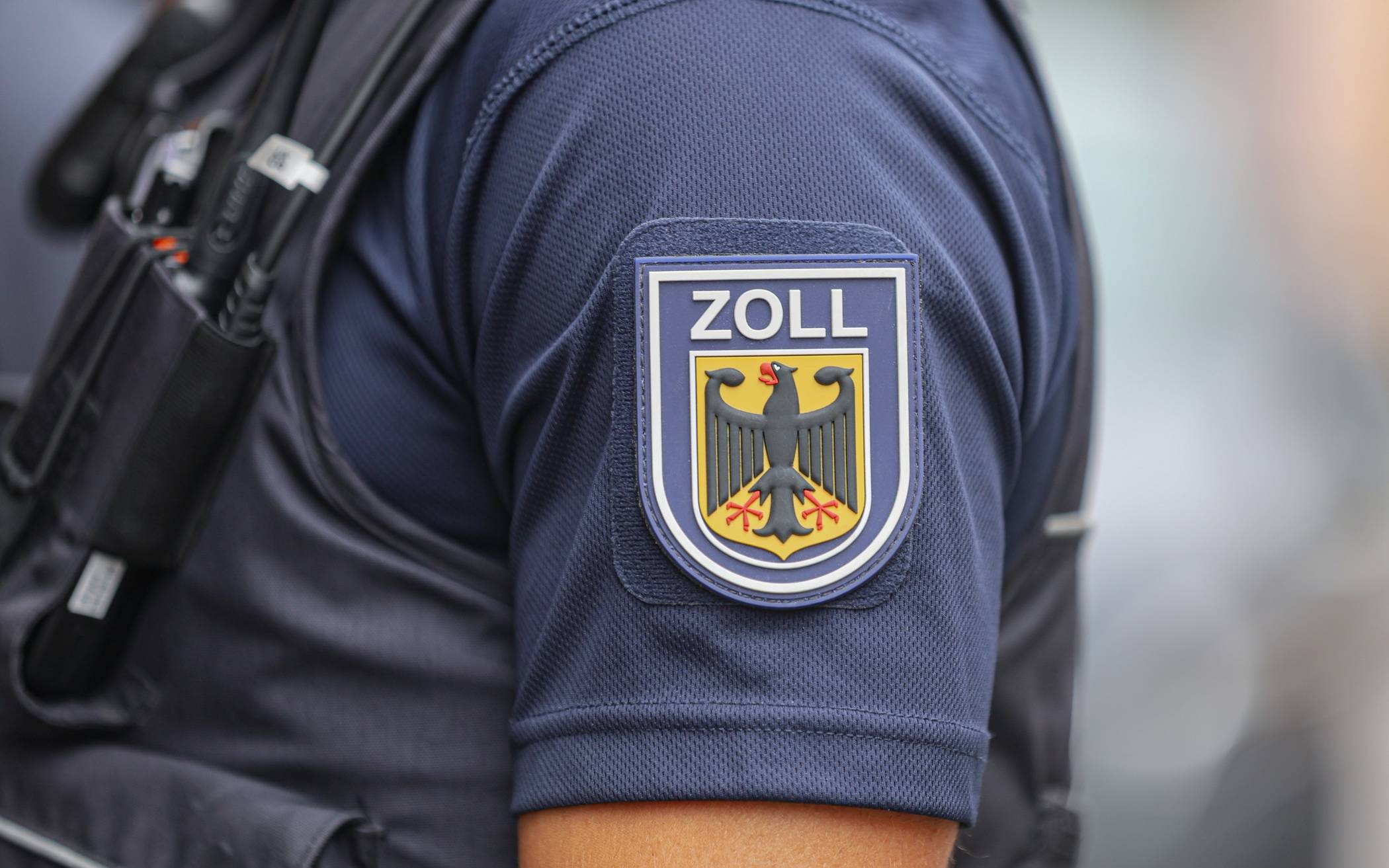 Auch der Zoll ist eingebunden.