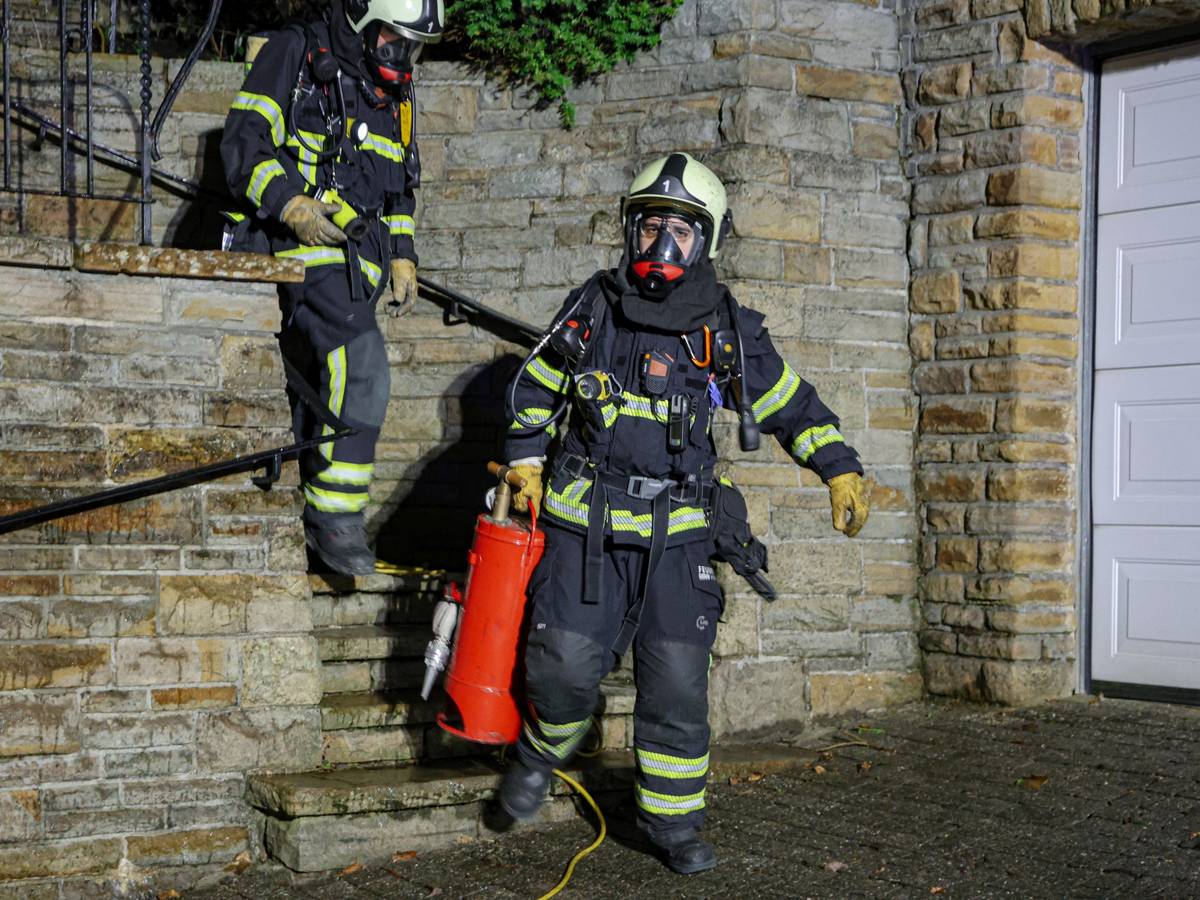 Feuerwehr löscht angebranntes Essen