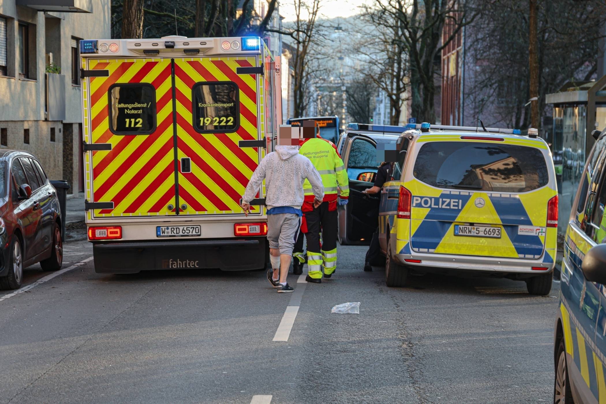  Die Einsatzkräfte rückten mit einem größeren Aufgebot an. 