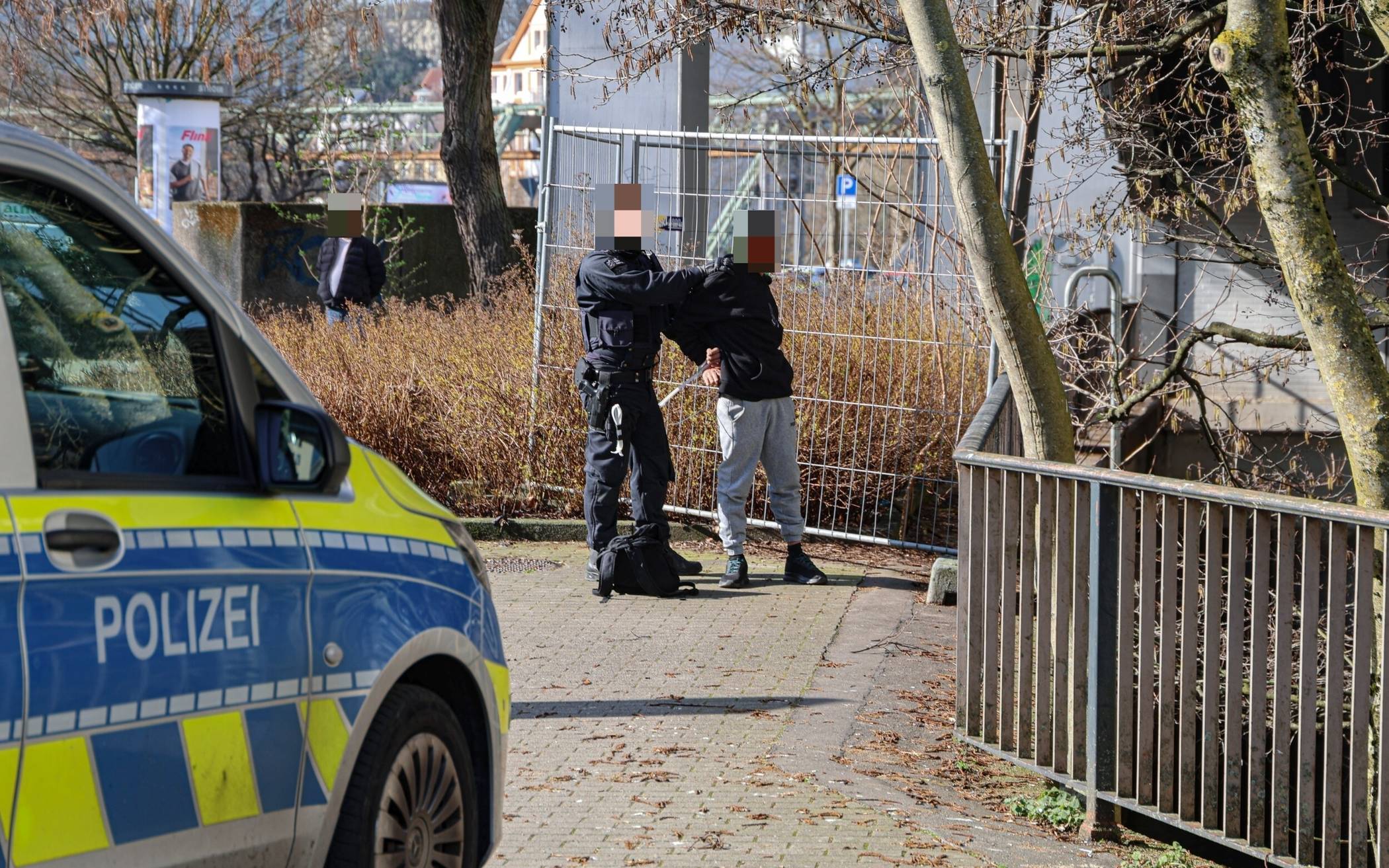 Der Tatverdächtige wurde vorübergehend festgenommen.