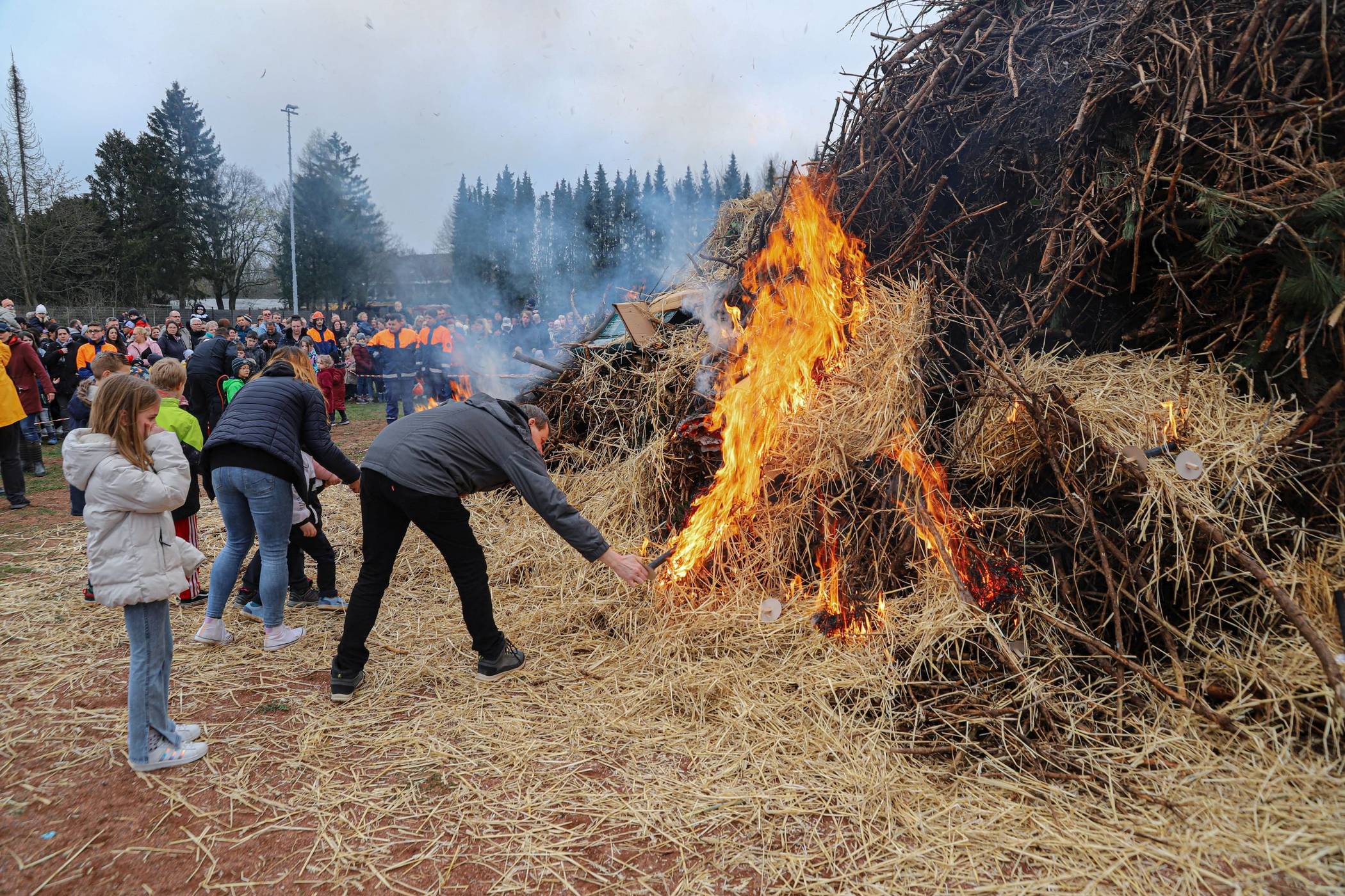  Das Osterfeuer 2023. 