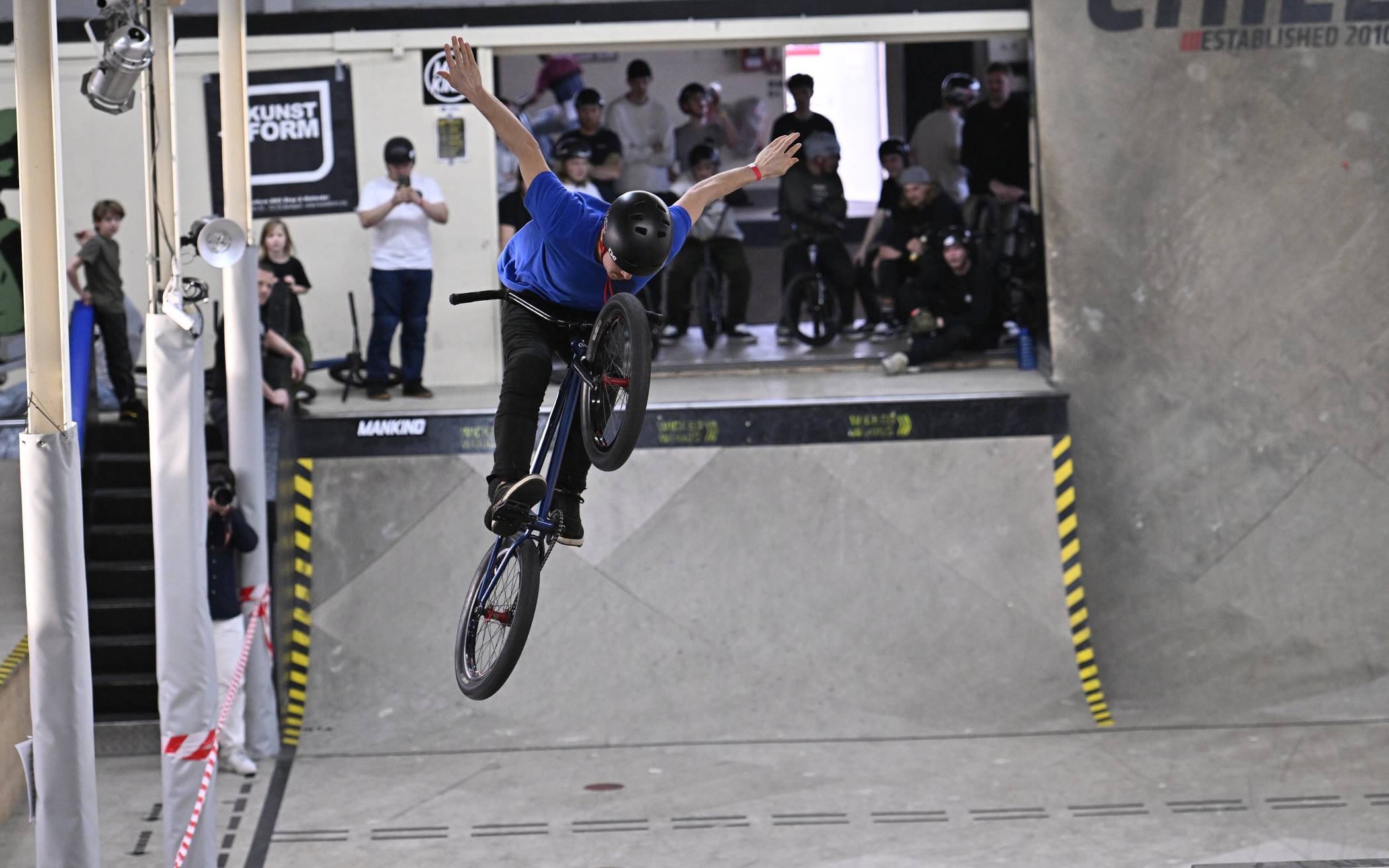 „Spring Break“: Spektakuläre Sprünge in „Wicked Woods“