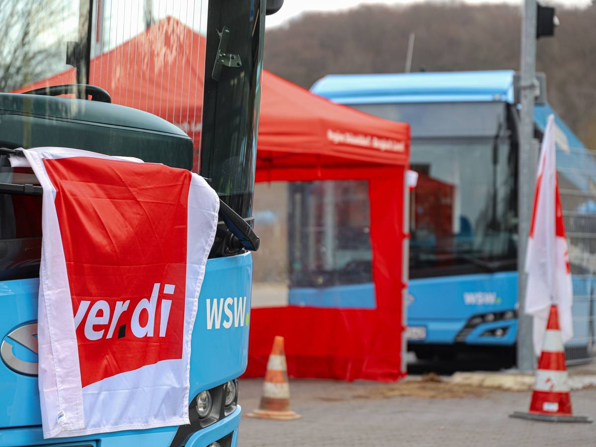 Am Dienstag fahren keine Busse und Schwebebahnen