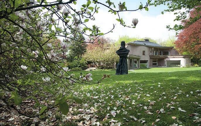  Der Skulpturenpark Waldfrieden ist eines der Highlights. 