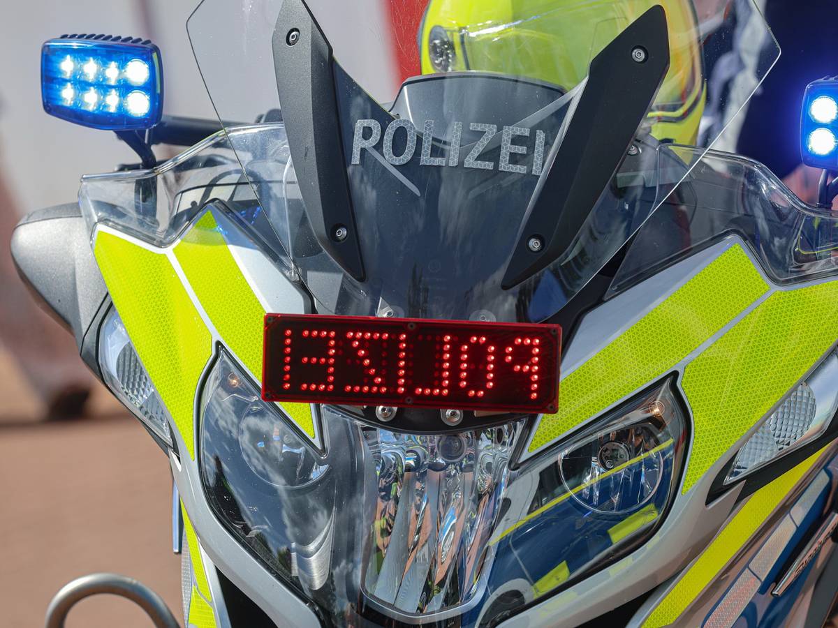 Polizei sucht nach geflüchtetem Raser