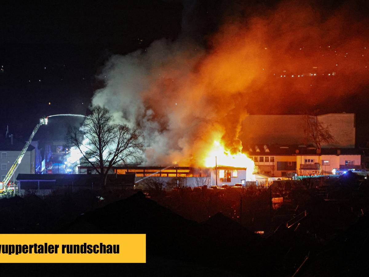 Großbrand in Malteser-Rettungswache