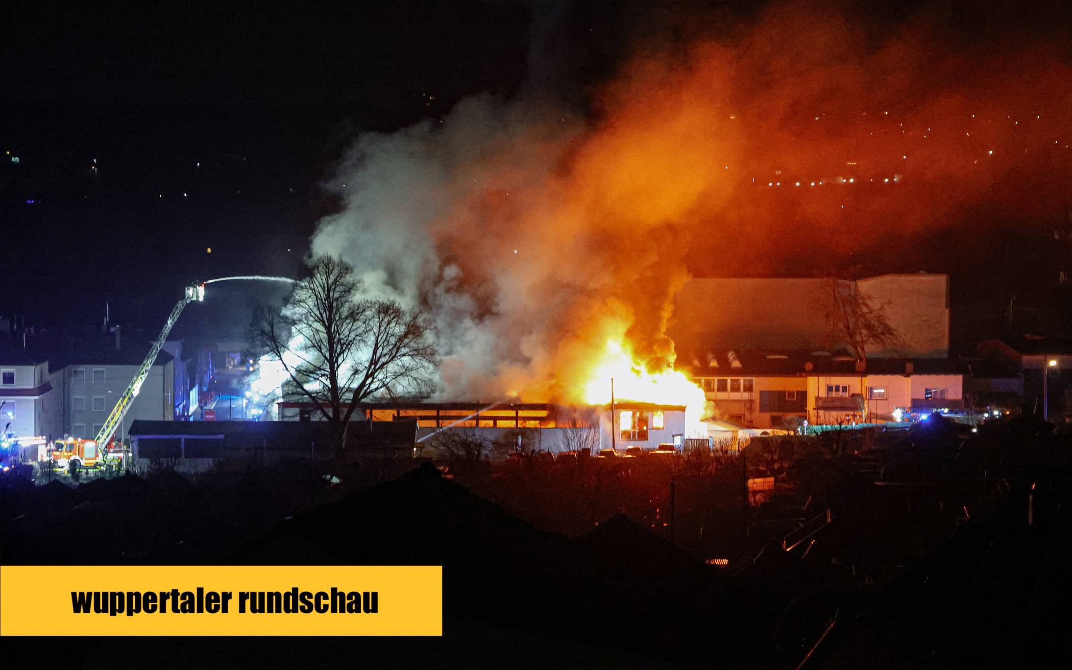 Großbrand in Malteser-Rettungswache