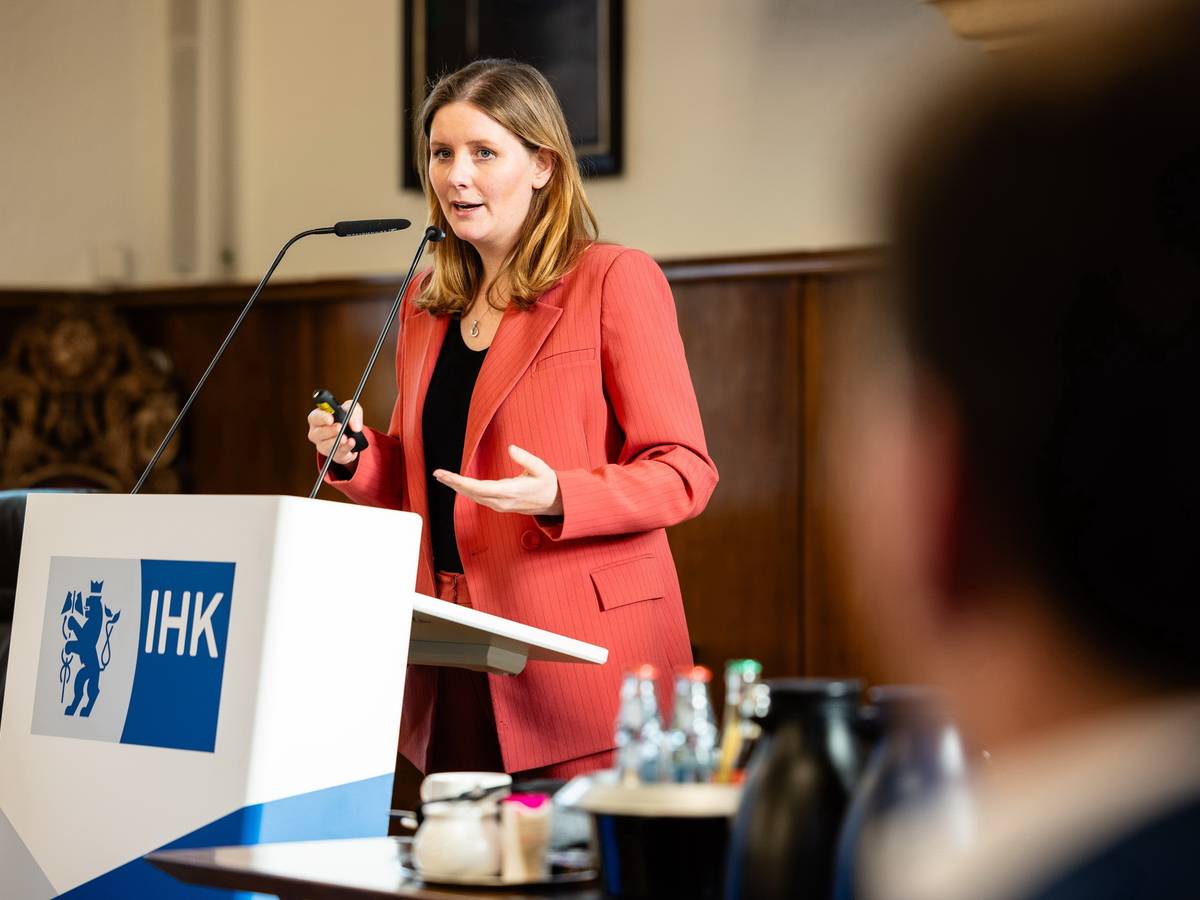 OB Scherff stellte in der IHK den „Wuppertal-Plan“ vor