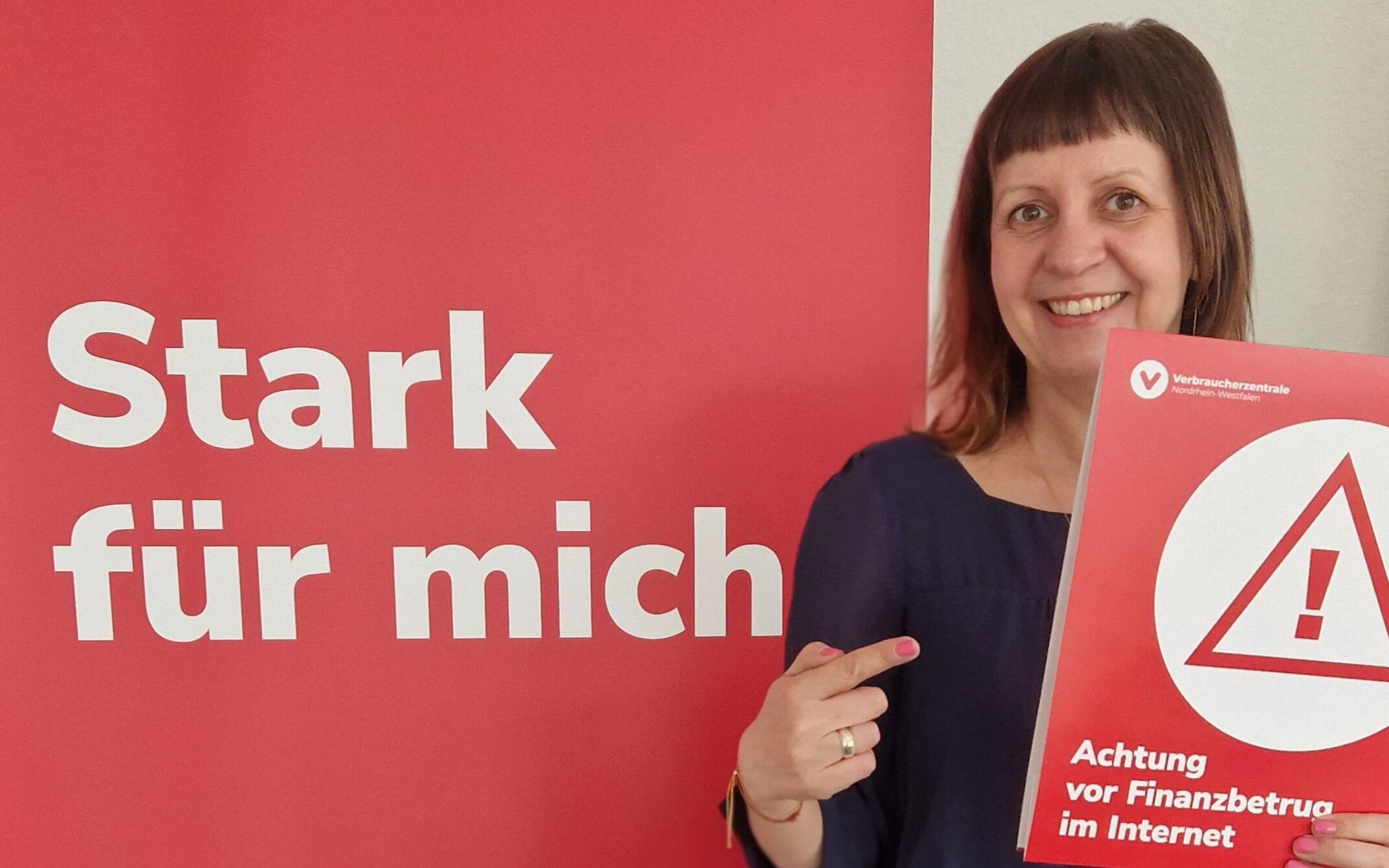  Beratungsstellenleiterin Michelle Schüler-Holdstein warnt vor Finanzbetrug im Internet. 