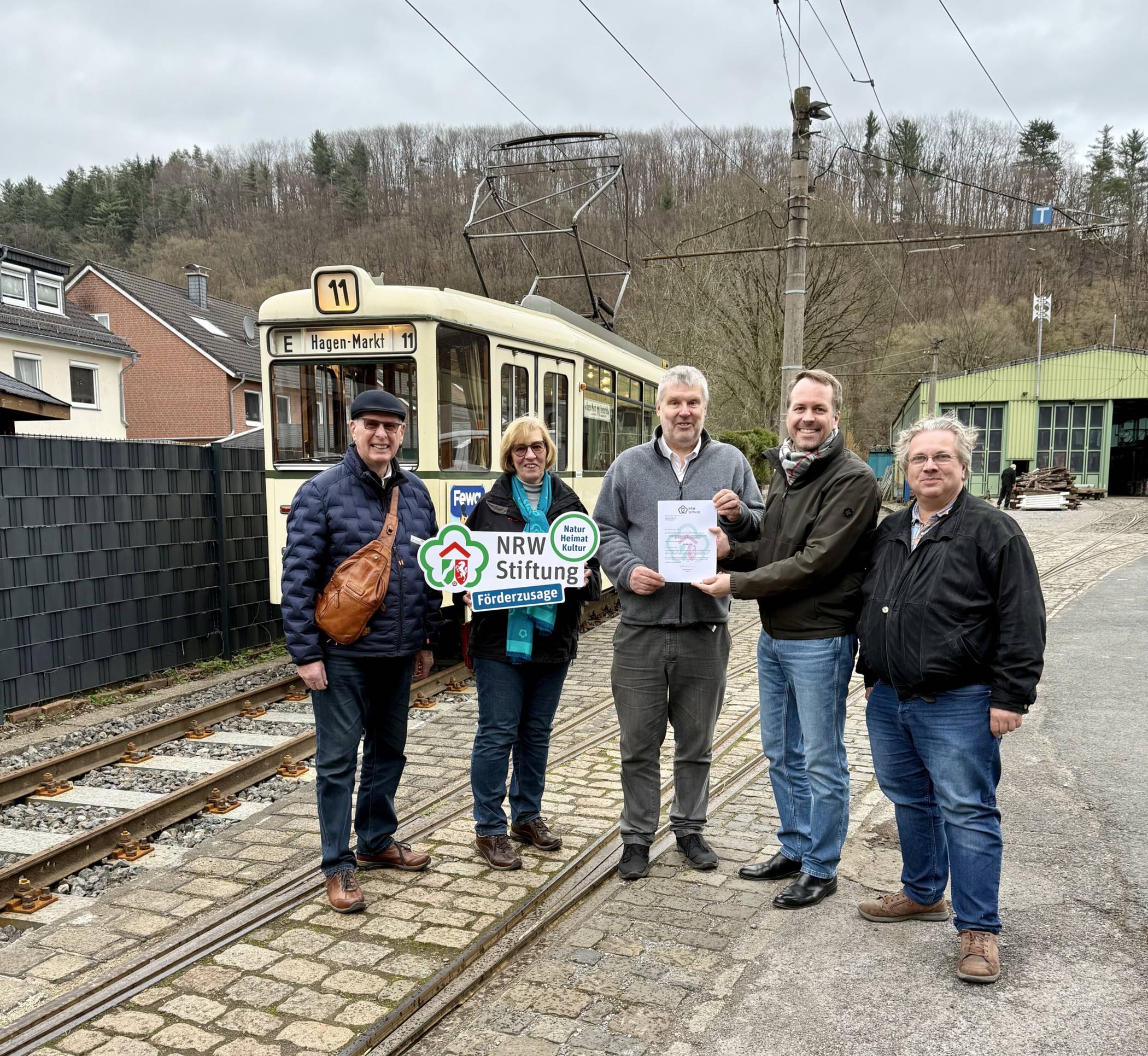 Von li.: Peter und Ulrike Tscharntke (Regionalbotschafter der NRW-Stiftung), Dr. Guido Korff (Vorstand der Bergischen Museumsbahnen), Stefan Ast (Geschäftsführer NRW-Stiftung) und Carsten Kossow (Vorstand Bergische Museumsbahnen).