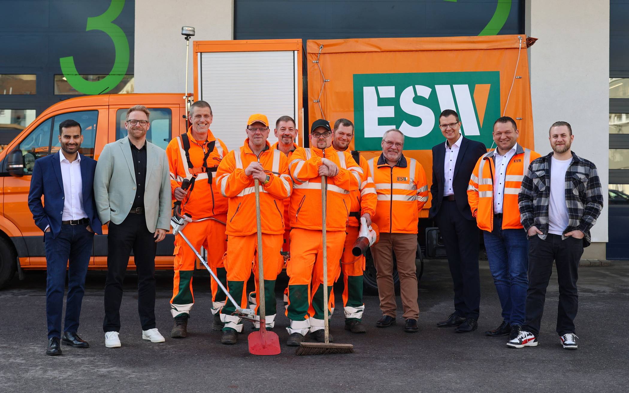 Von li.: Shamail Arshad (Assistent der