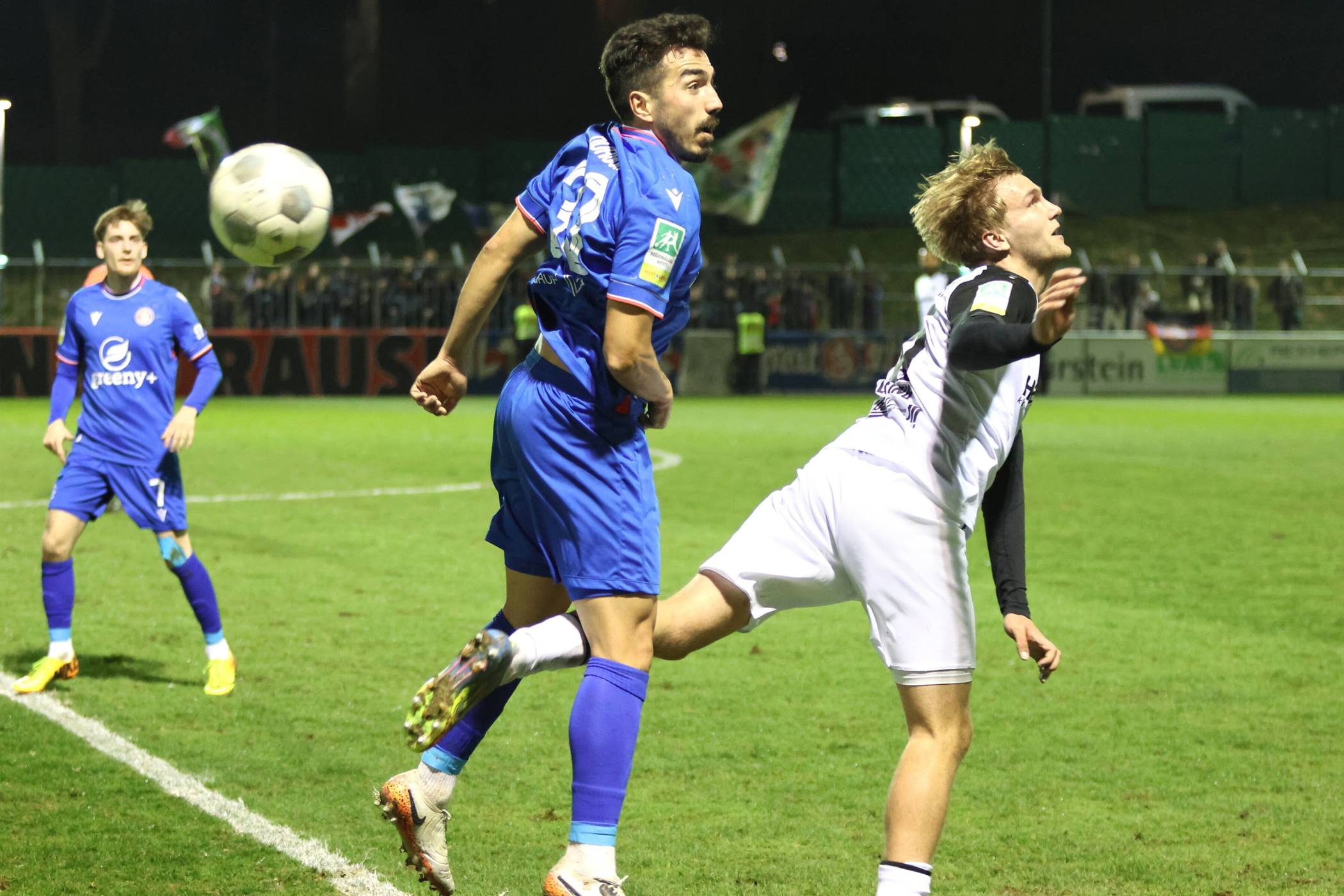 Szene mit Cenk Durgun (Mitte).