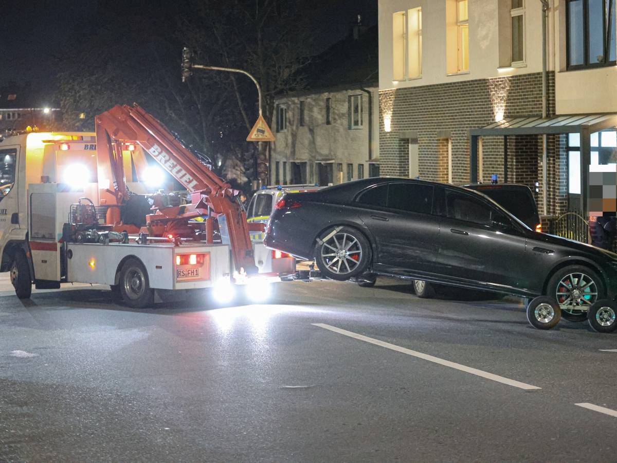 Mann flüchtet in AMG vor der Polizei und wird festgenommen