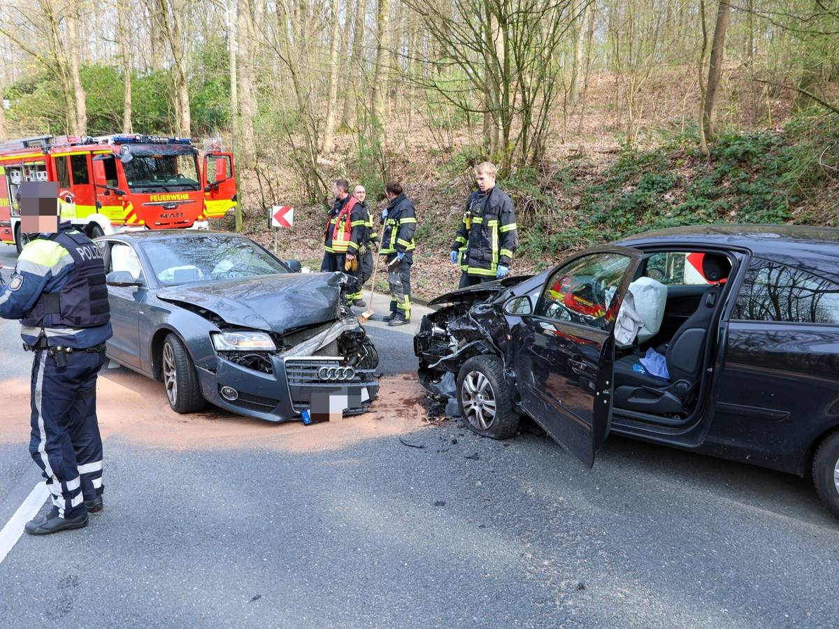 19-Jähriger verursacht Unfall im Kurvenbereich