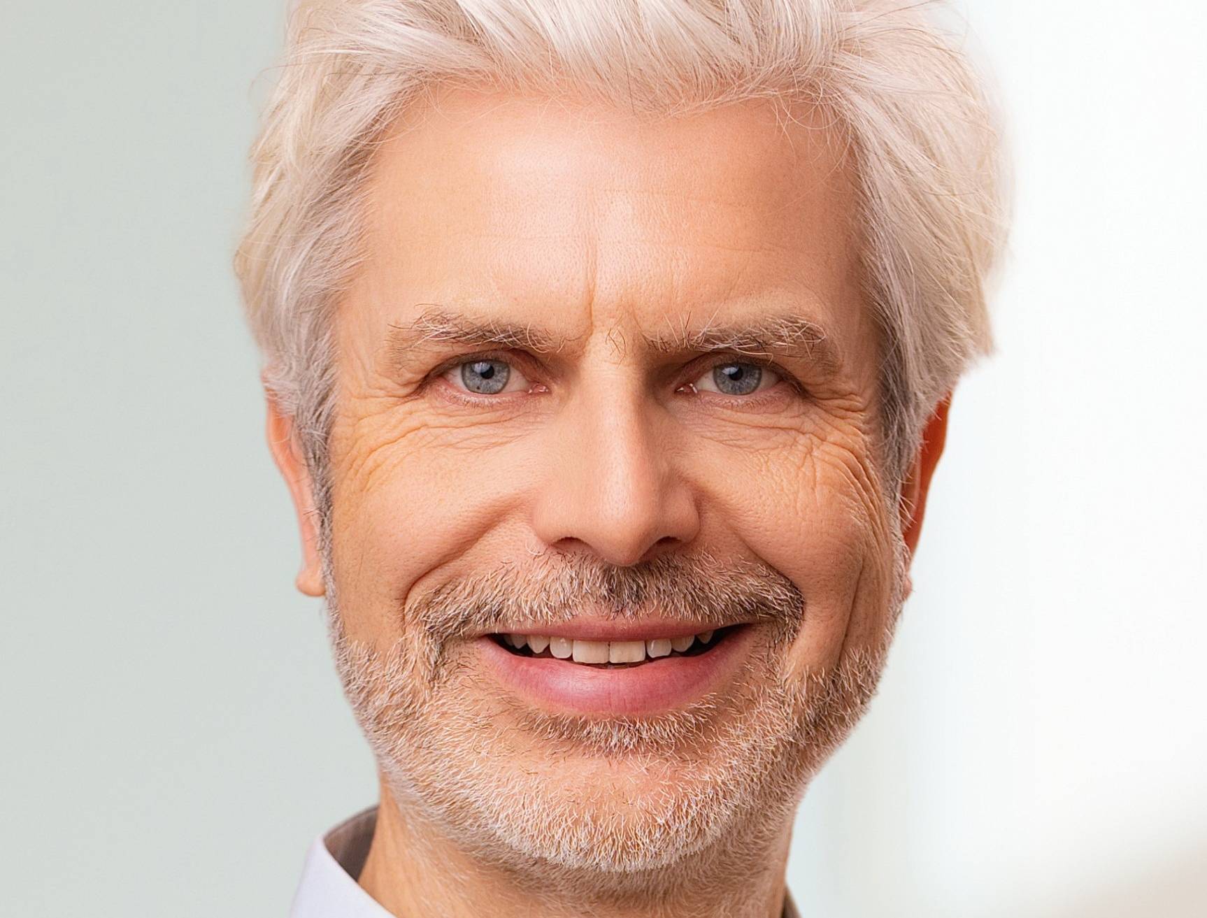  „Glücksforscher“ Prof. Esch ist Leiter des Instituts für Integrative Gesundheitsversorgung und Gesundheitsförderung (IGVF) an der Fakultät für Gesundheit, Universität Witten/Herdecke. 